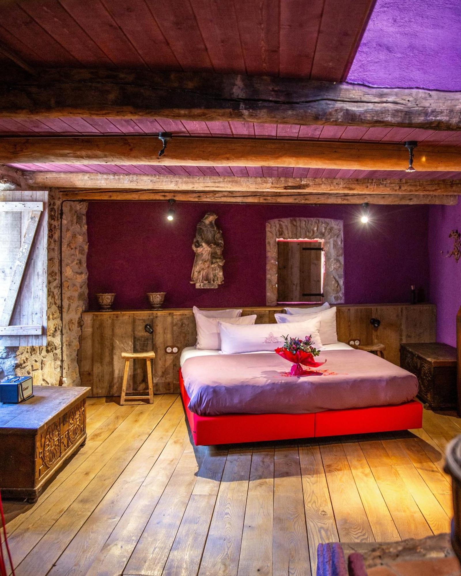 Village Castigno - Wine Hotel & Resort Assignan Bagian luar foto