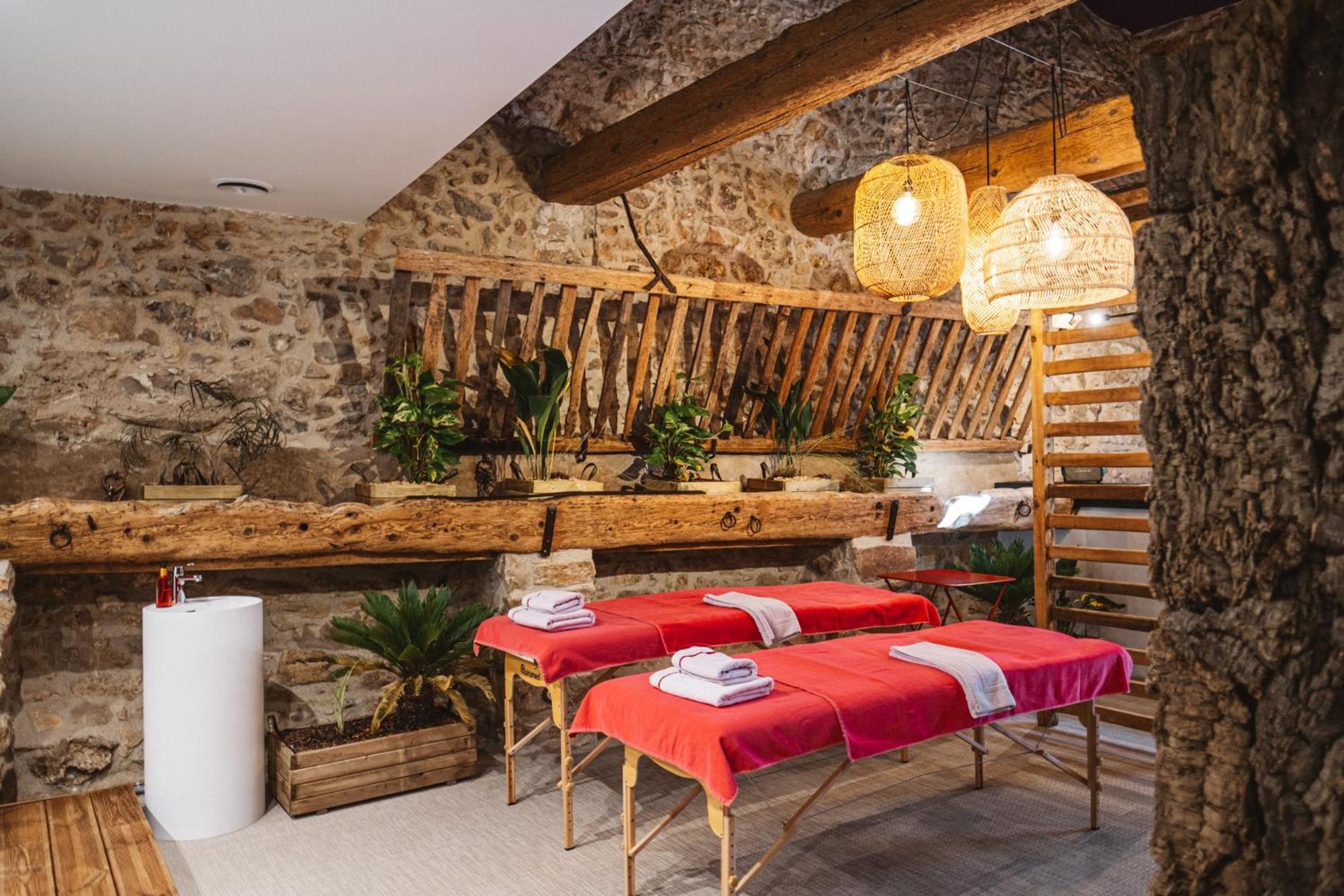 Village Castigno - Wine Hotel & Resort Assignan Bagian luar foto